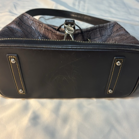 Dooney & Bourke Brown Croco Embossed Leather Logo Lock Hobo Bag with wristlet - Picture 8 of 12